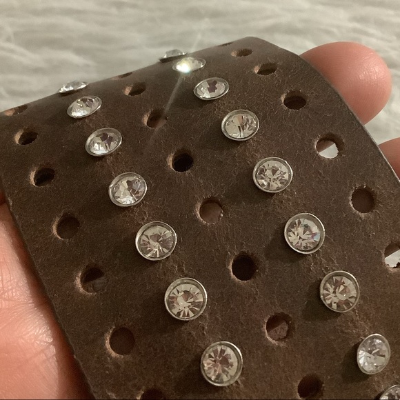 Brown leather boho cuff bracelet - Picture 7 of 8